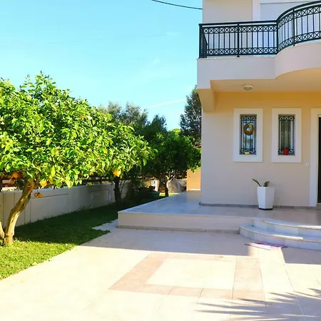 Ialysos, Fully Equipped, Detached, 6pers. 5min Beach 伊利索斯