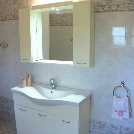 Ialysos, Fully Equipped, Detached, 6pers. 5min Beach 度假居 伊利索斯