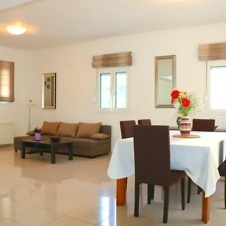 Ialysos, Fully Equipped, Detached, 6pers. 5min Beach